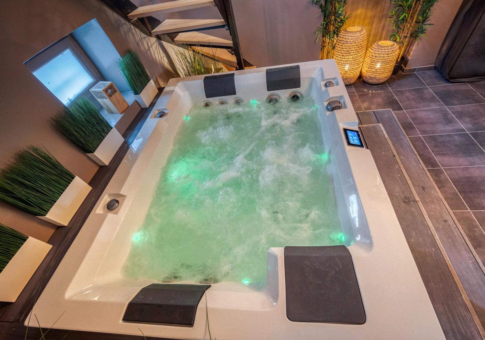 50 Nuances D'Amour - Jacuzzi / Massage / Cinema Муаран Экстерьер фото